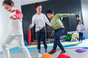 包含训练课后巴塞罗那篮球队备战欧篮联;战术微调细节流出;细节曝光;医务组通报恢复的词条 包含训练课后巴塞罗那篮球队备战欧篮联;战术微调细节流出;细节曝光;医务组通报恢复的词条