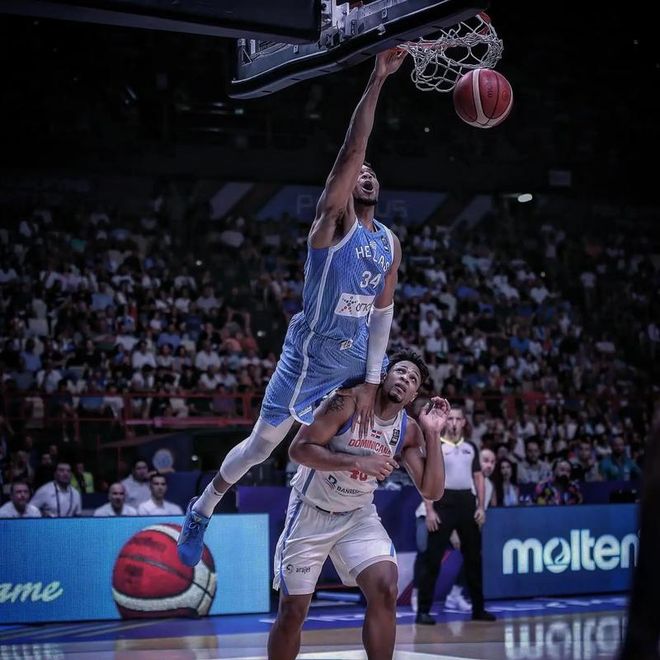 字母哥回归赛场，惊险取胜首场状态亮眼，SKT观众沸腾！的简单介绍